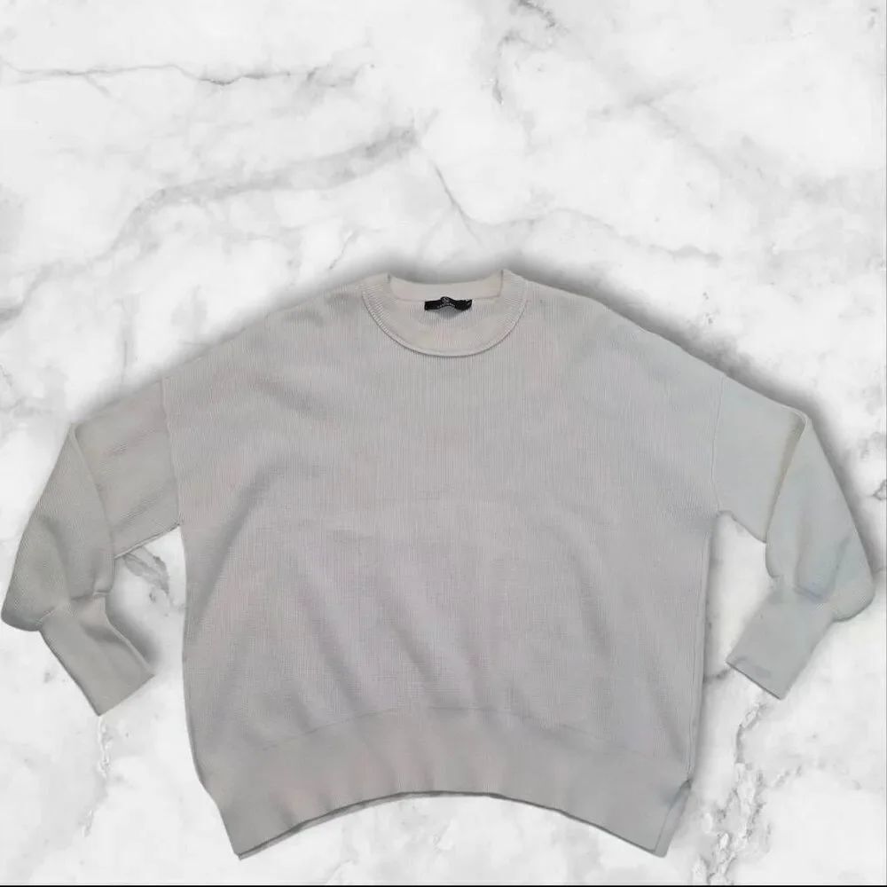 Lillusory White Oversized Sweater Size Small